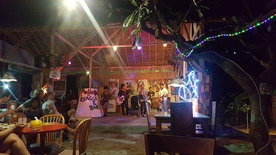 Pahoba Bar & Restaurant